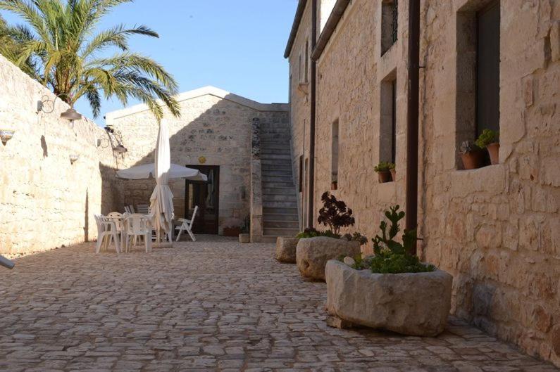 Agriturismobugilfezza Di Tgesd Модика Экстерьер фото