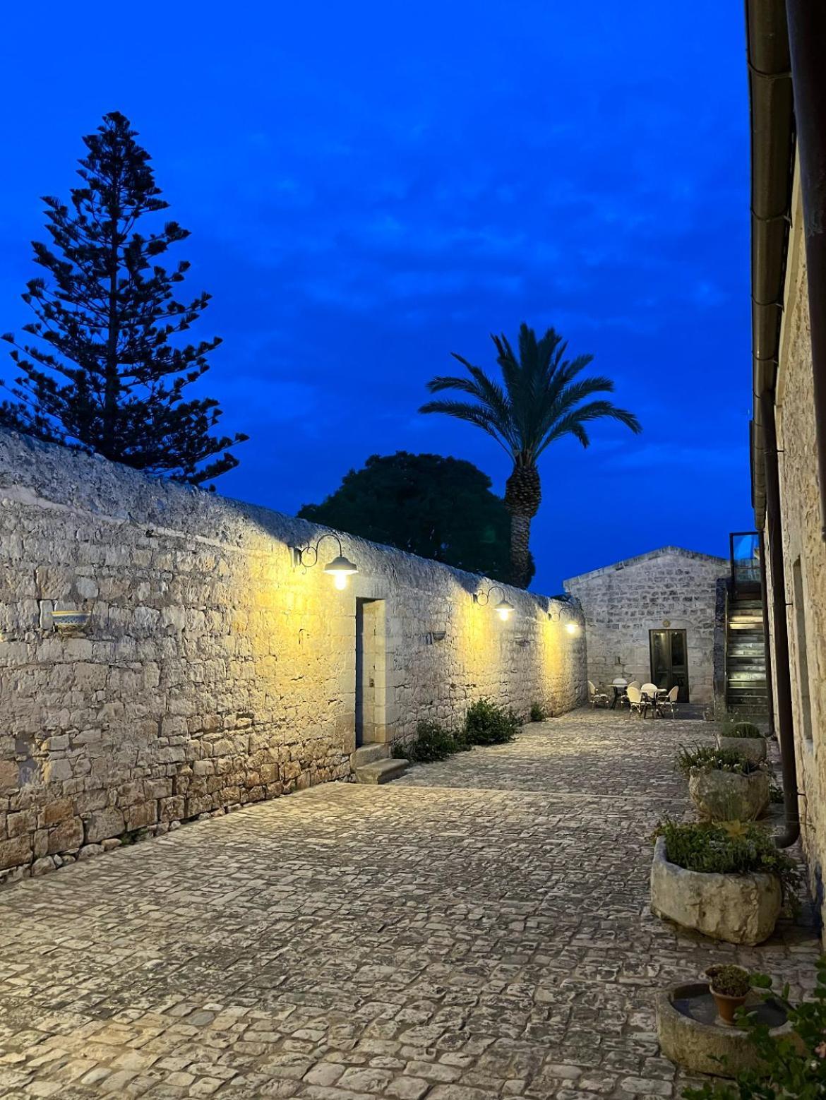 Agriturismobugilfezza Di Tgesd Модика Экстерьер фото